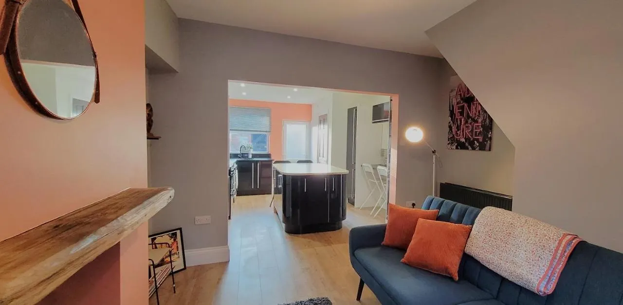Sutherland St - 2 Bed Home With Free Parking York
