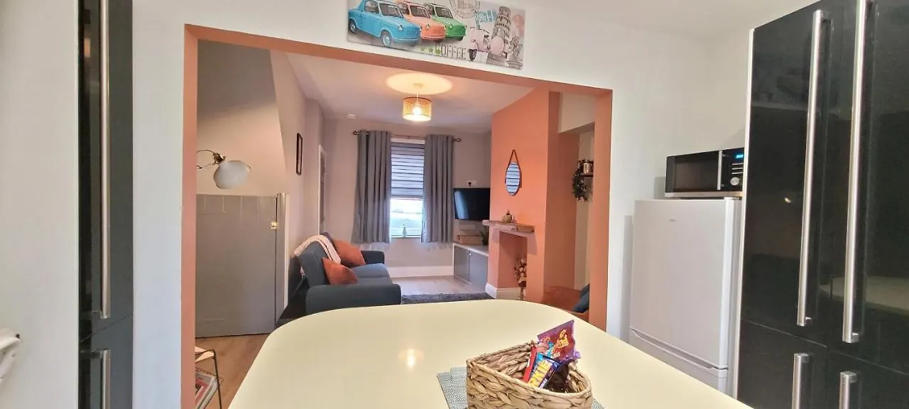 Holiday home Sutherland St - 2 Bed Home With Free Parking York United Kingdom