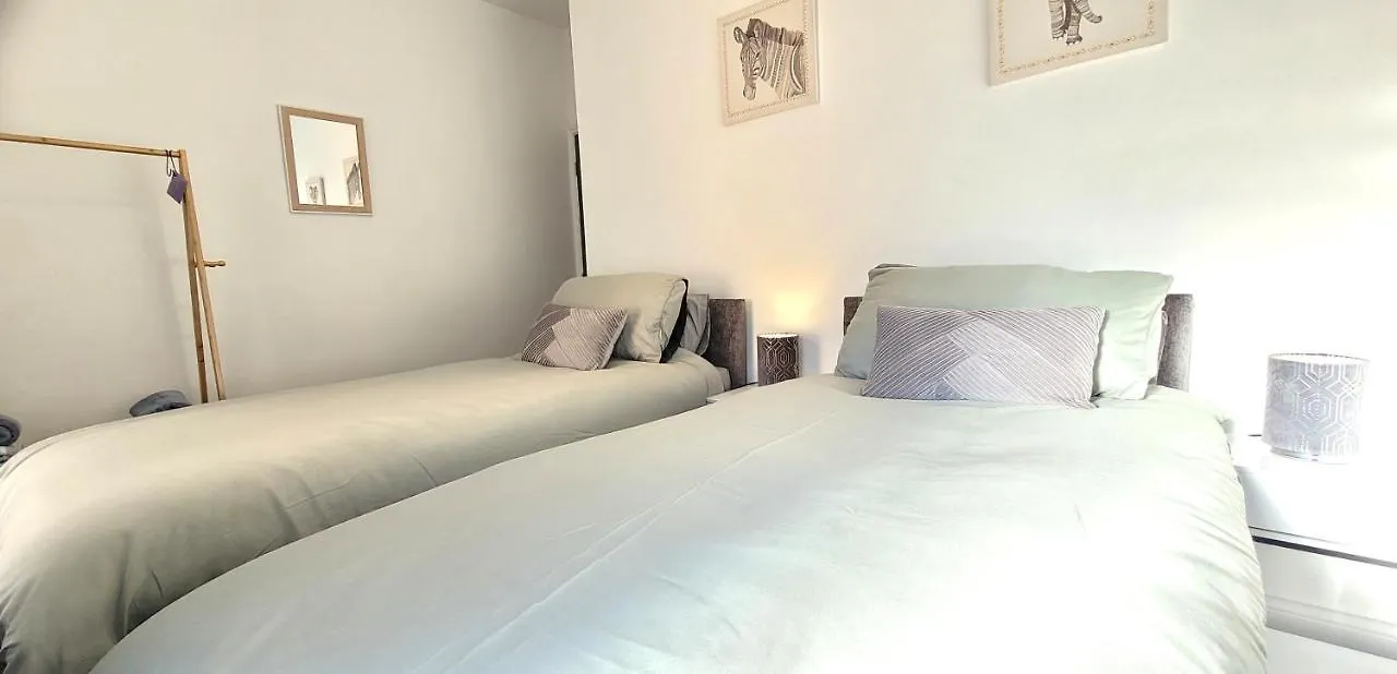 Sutherland St - 2 Bed Home With Free Parking York Holiday home