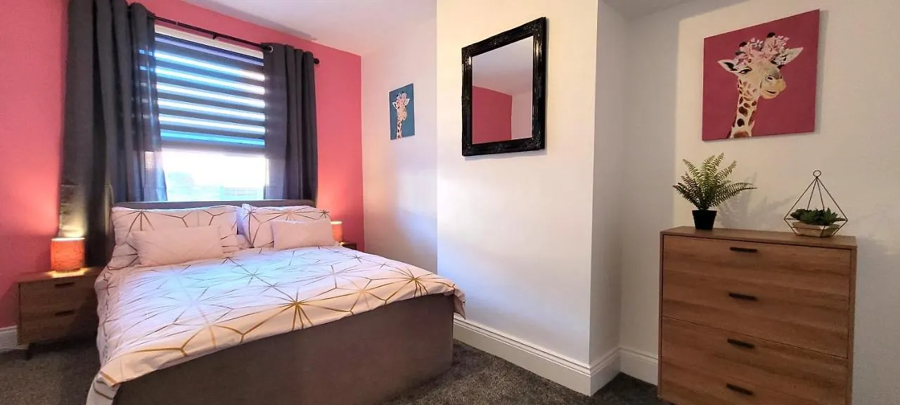 Sutherland St - 2 Bed Home With Free Parking York