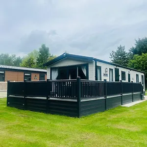 Country With Hot Tub Holiday home